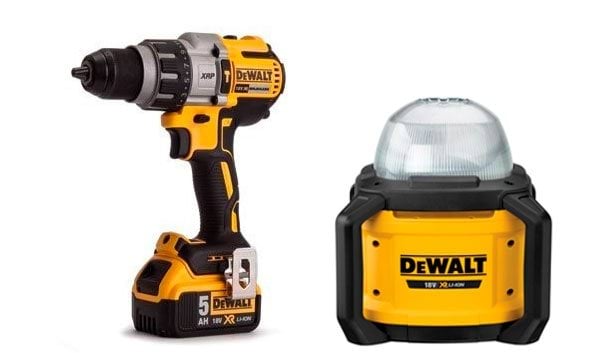 Kit Berbequim C/ Percussão 18V 5,0Ah + Lanterna Led XR 18V Dewalt CPROF531