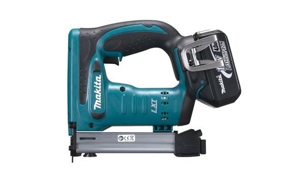 Agrafadora 18V 4.0Ah Makita DST221RMJ
