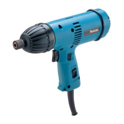 Aparafusadora de impacto 360W Makita 6904V